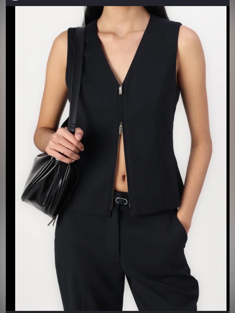 Abercrombie & Fitch Black Sleeveless Zip-Front Vest